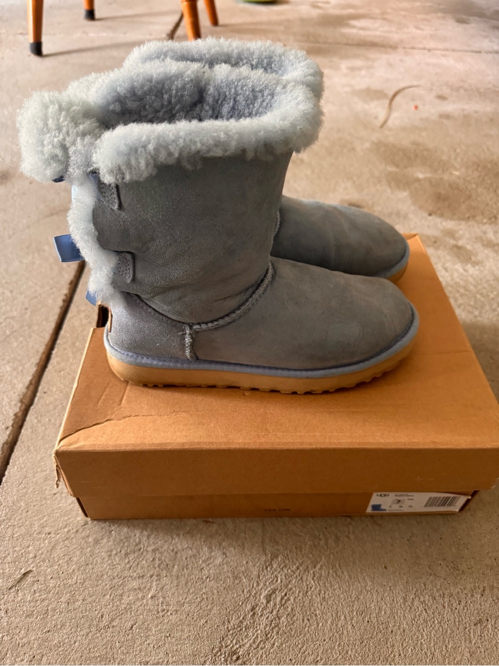 UGG Kids Light Blue Shearling Bow Back Boots - Picture 3 of 8